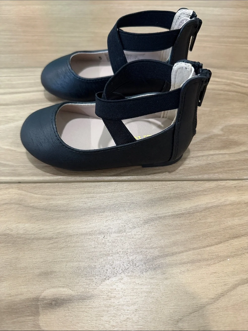 Girls Black Cross-Strap Ballet Flats